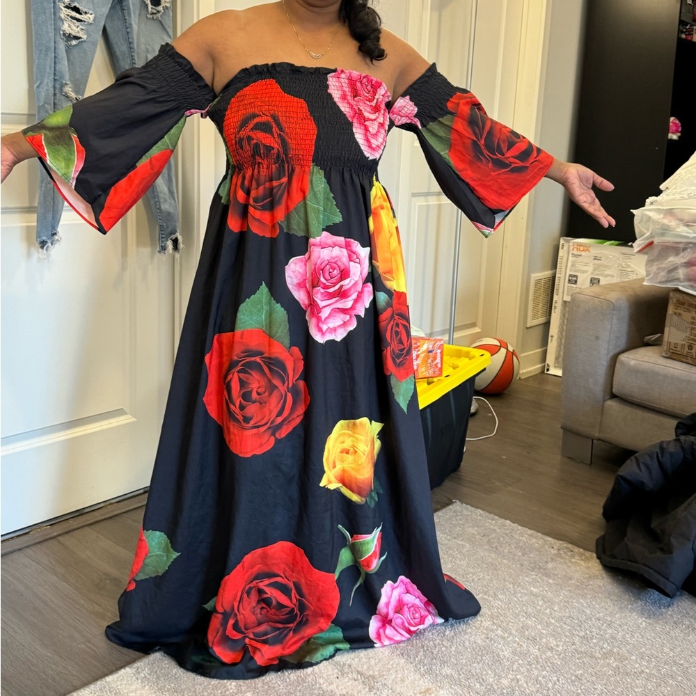 Elegant Floral Off-Shoulder Maxi Dress